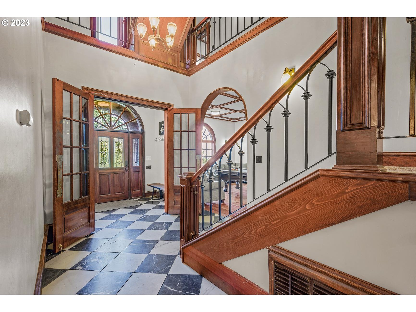 4224 Southwest Melville Avenue Portland, OR 97239 - Photo 18 of 48 a view of an entryway