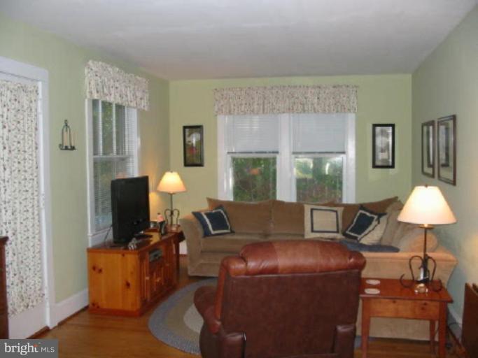 1546 Perryman Road Aberdeen, MD 21001 - Photo 5 of 26 Living Room