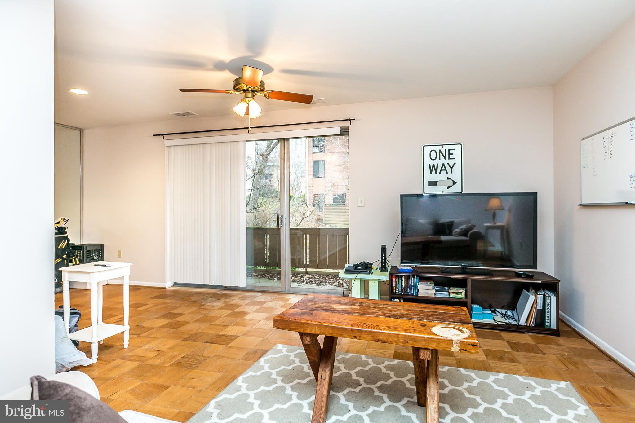 17 Hamill Road, Unit 17D Baltimore, MD 21210 - Photo 2 of 7