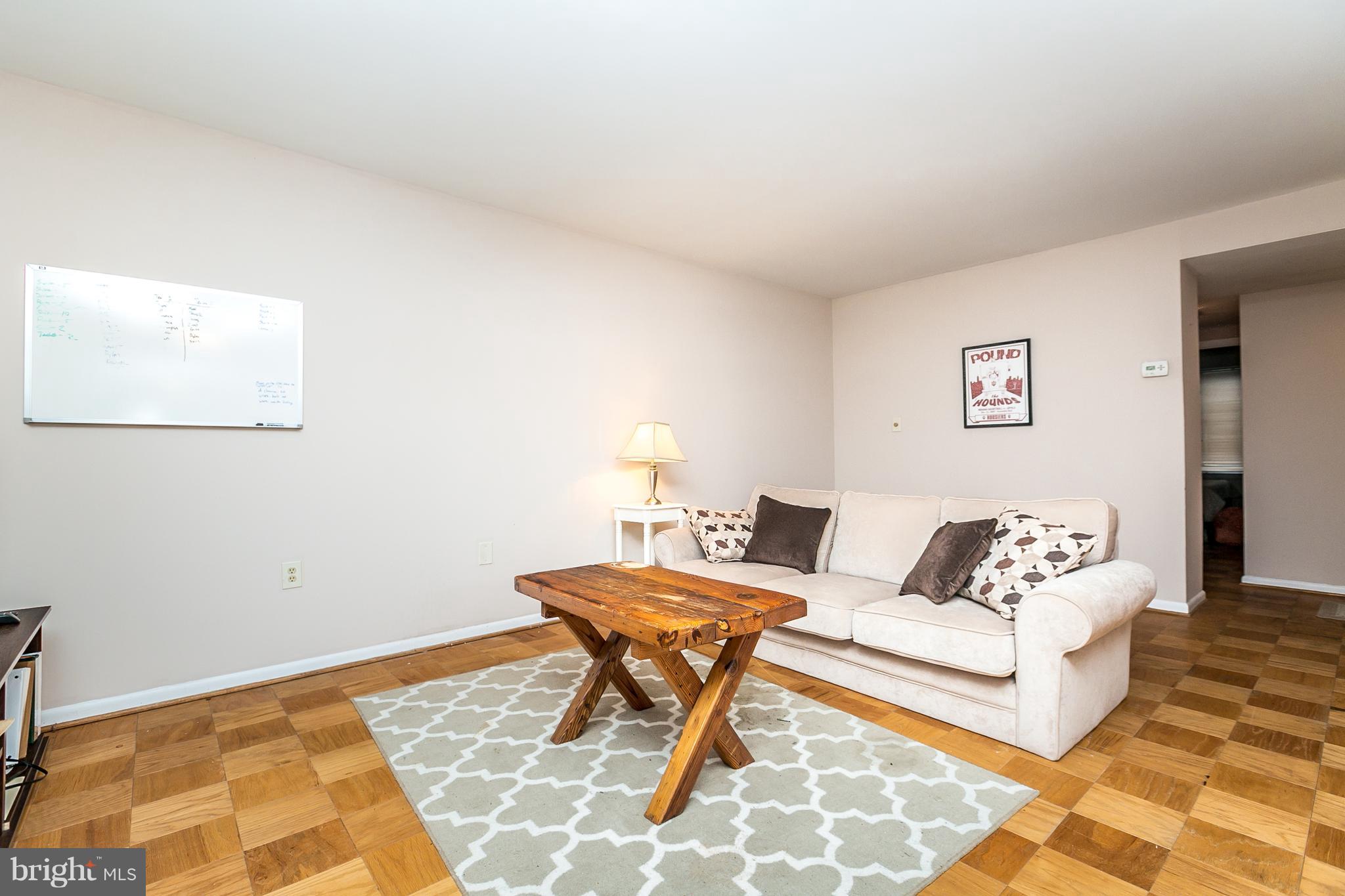 17 Hamill Road, Unit 17D Baltimore, MD 21210 - Photo 3 of 7