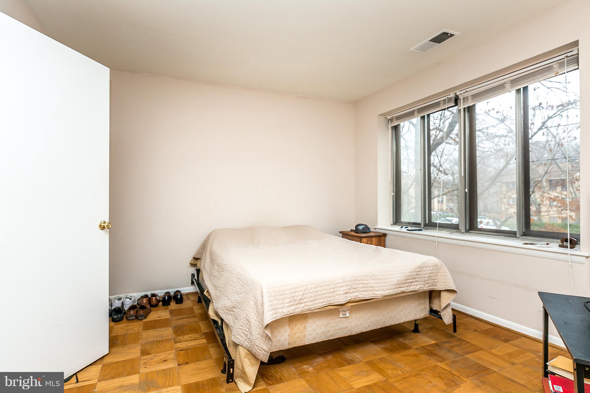17 Hamill Road, Unit 17D Baltimore, MD 21210 - Photo 5 of 7