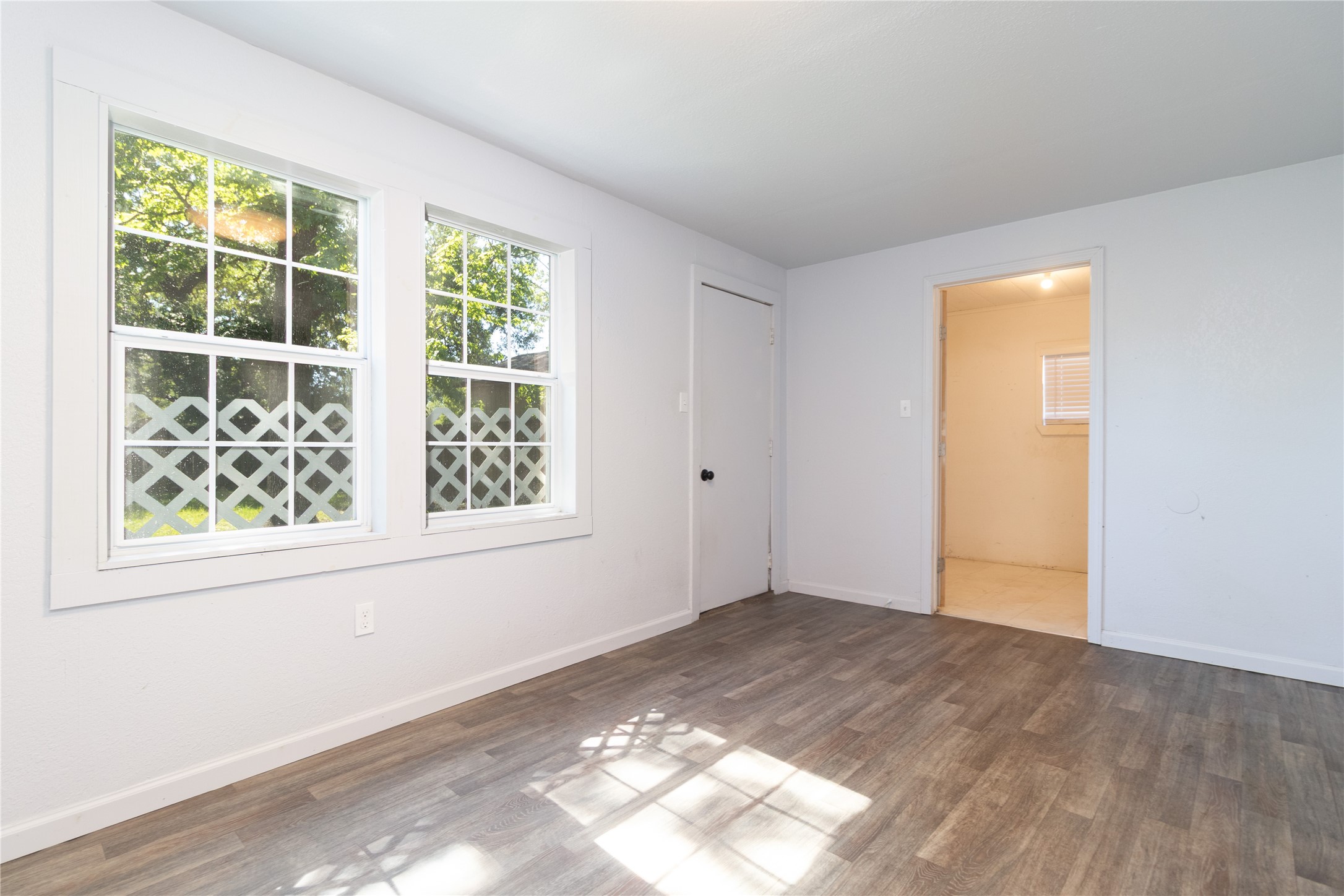 4425 Harding Drive Beaumont, TX 77703 - Photo 18 of 25 an empty room with windows