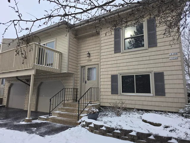 $1,975 | 10268 Parkedge Circle, Franklin, WI 53132