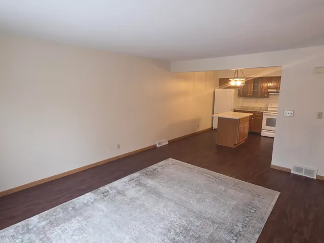 $1,975 | 10268 Parkedge Circle, Franklin, WI 53132