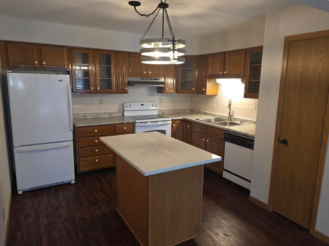 $1,975 | 10268 Parkedge Circle, Franklin, WI 53132