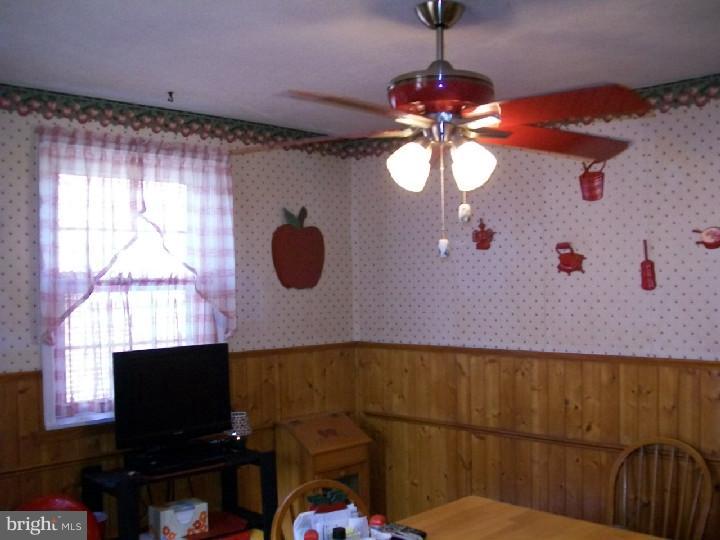 1214 Rhawn Street Philadelphia, PA 19111 - Photo 5 of 15 Gallery Image 5