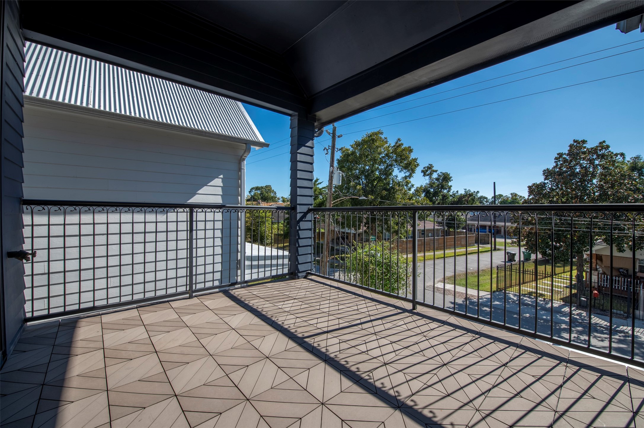 4947 Rusk Street Houston, TX 77023 - Photo 19 of 40 Second floor patio