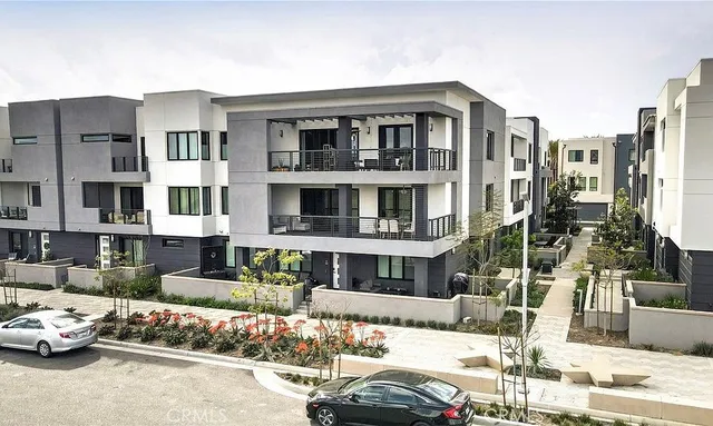 $1,025,000 | 16289 Dawn Way, Unit 208, Tustin, CA 92782