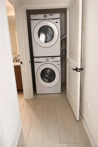 $1,175,000 | 16289 Dawn Way, Unit 208, Tustin, CA 92782