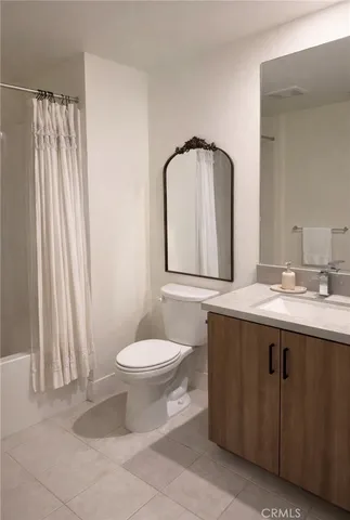 $1,175,000 | 16289 Dawn Way, Unit 208, Tustin, CA 92782