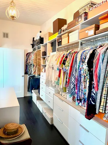 $899,000 | 215 Aahi Place, Kaunakakai, HI 96748