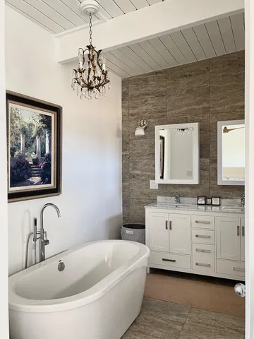 $899,000 | 215 Aahi Place, Kaunakakai, HI 96748