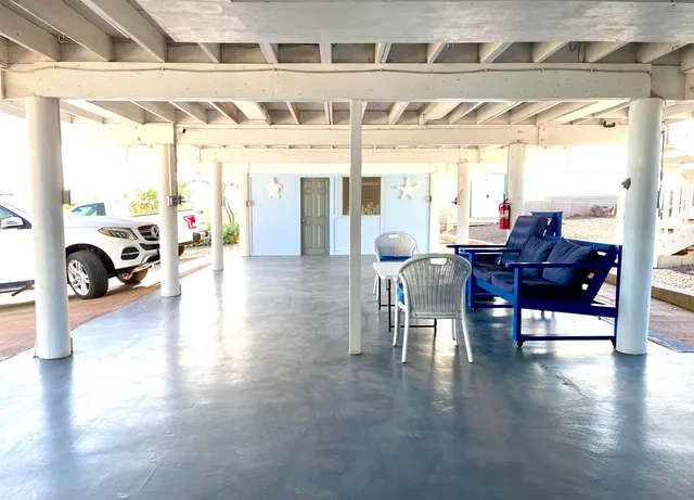 $899,000 | 215 Aahi Place, Kaunakakai, HI 96748