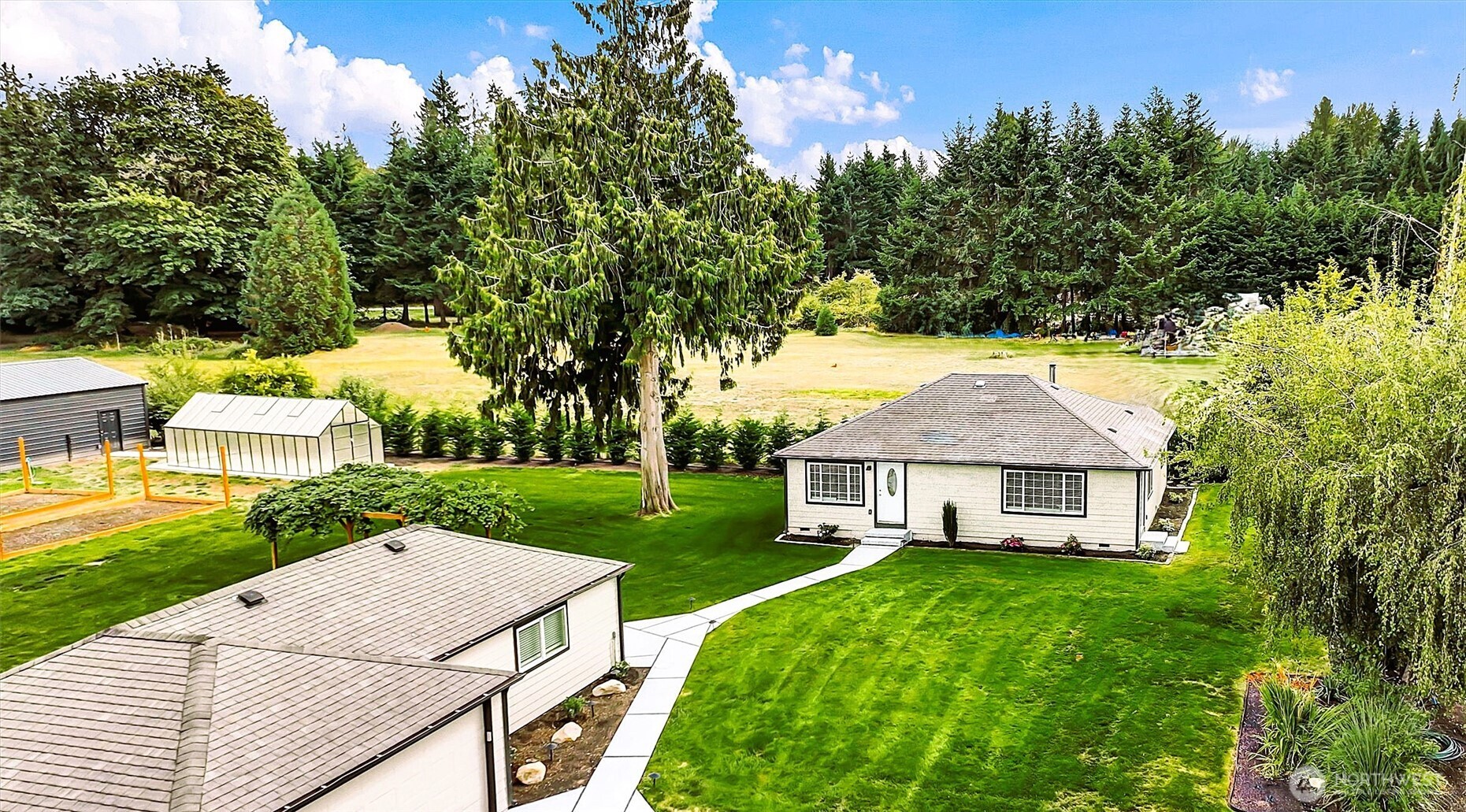 5511 Waller Road East Tacoma, WA 98443 - Photo 1 of 31 Gallery Image 1