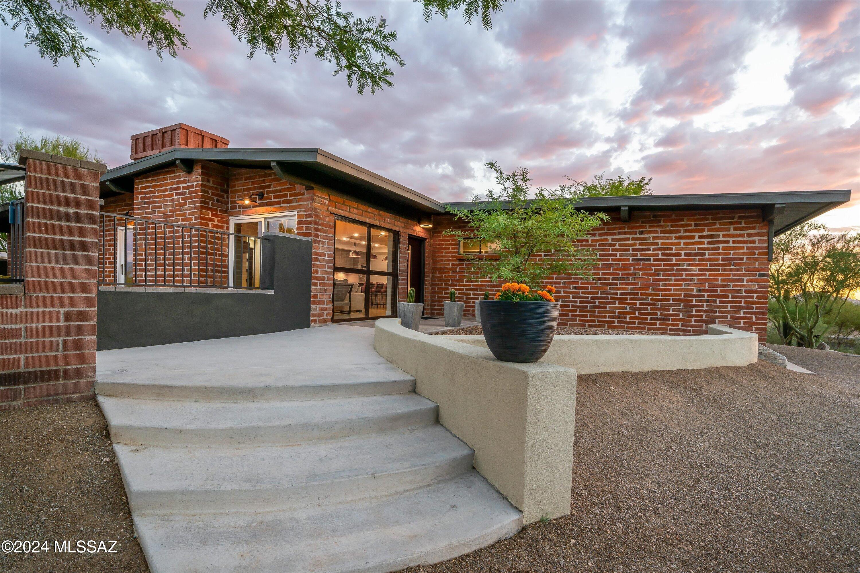 4270 North Swan Road Tucson, AZ 85718 - Photo 3 of 42