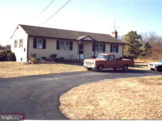 17 Edgewood Road Sicklerville, NJ 08081 - Photo 3 of 3