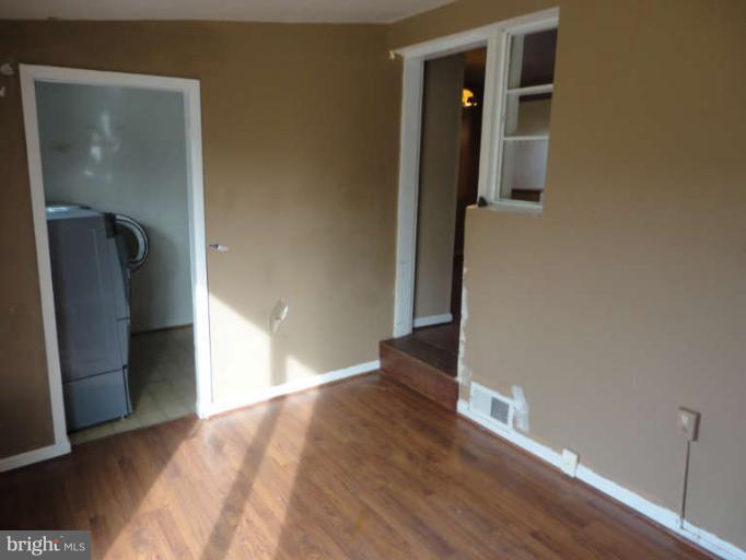412 Elmwood Road Baltimore, MD 21206 - Photo 12 of 20 Family Room