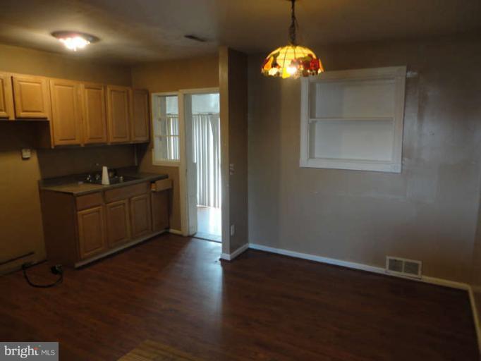 412 Elmwood Road Baltimore, MD 21206 - Photo 5 of 20 Kitchen
