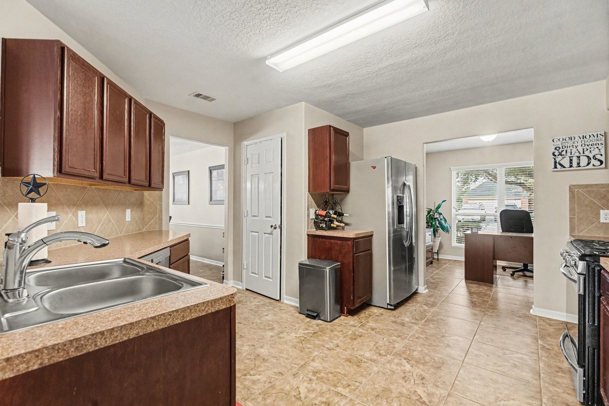 5615 Turmeric Drive Baytown, TX 77521 - Photo 15 of 41
