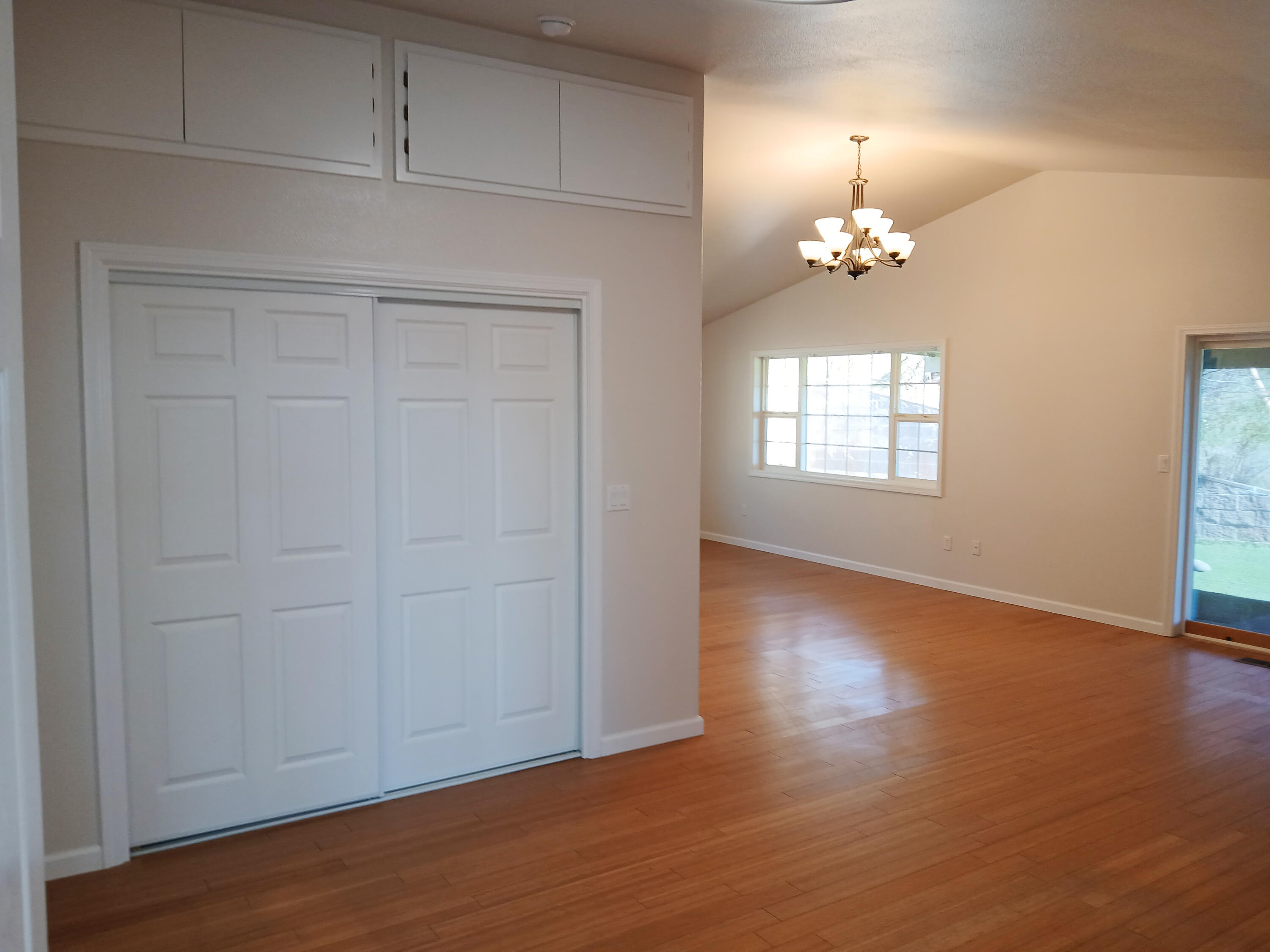 1360 West Linn Road Eagle Point, OR 97524 - Photo 16 of 42