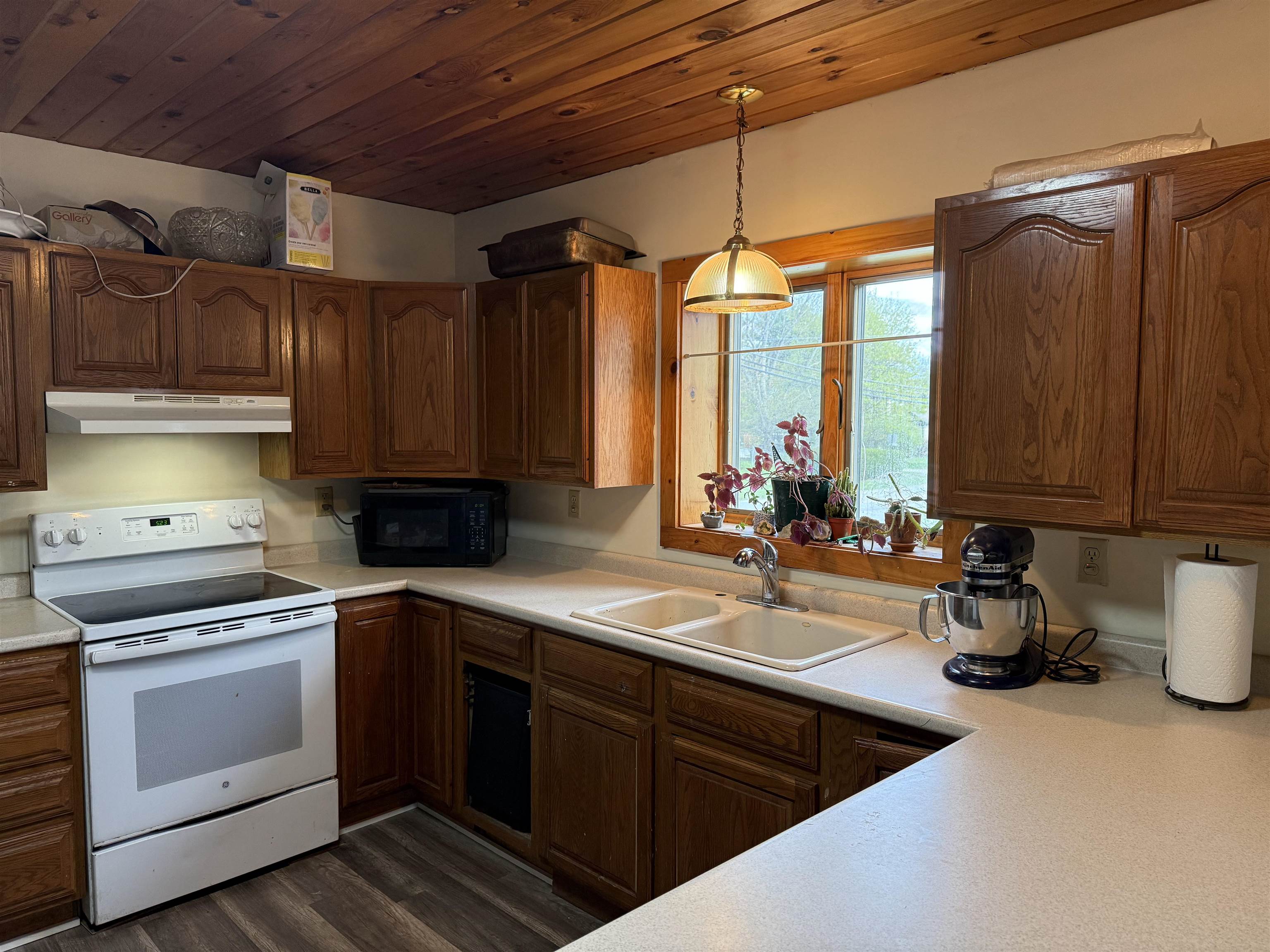 33 Field Avenue Rutland, VT 05701 - Photo 6 of 12