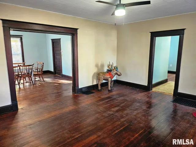 $115,000 | 517 East 2nd S Street, Carlinville, IL 62626