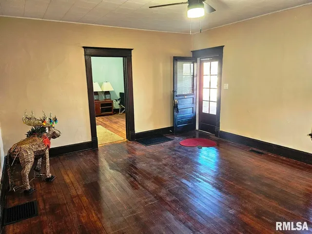 $115,000 | 517 East 2nd S Street, Carlinville, IL 62626