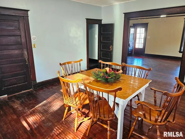 $115,000 | 517 East 2nd S Street, Carlinville, IL 62626