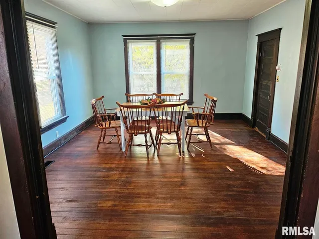 $115,000 | 517 East 2nd S Street, Carlinville, IL 62626