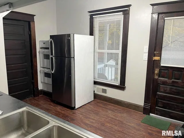 $115,000 | 517 East 2nd S Street, Carlinville, IL 62626