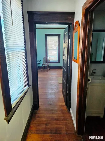 $115,000 | 517 East 2nd S Street, Carlinville, IL 62626