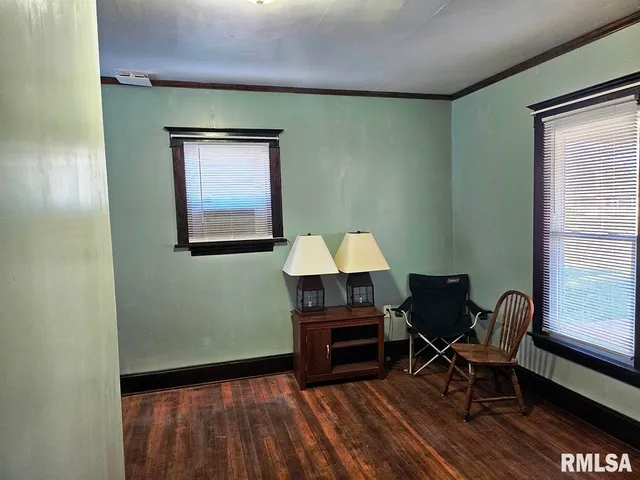 $115,000 | 517 East 2nd S Street, Carlinville, IL 62626