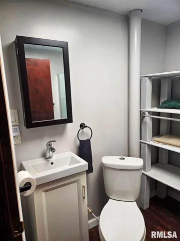 $115,000 | 517 East 2nd S Street, Carlinville, IL 62626