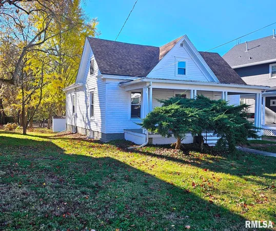 $112,500 | 517 East 2nd S Street, Carlinville, IL 62626