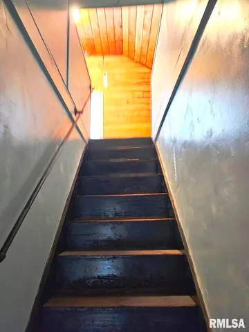 $115,000 | 517 East 2nd S Street, Carlinville, IL 62626