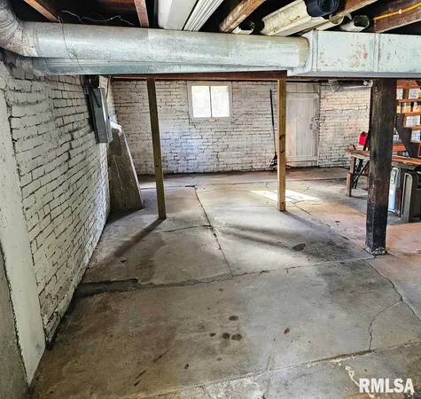 $112,500 | 517 East 2nd S Street, Carlinville, IL 62626
