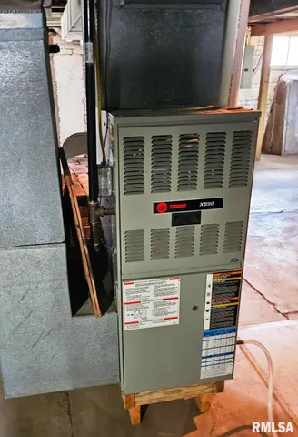 $115,000 | 517 East 2nd S Street, Carlinville, IL 62626