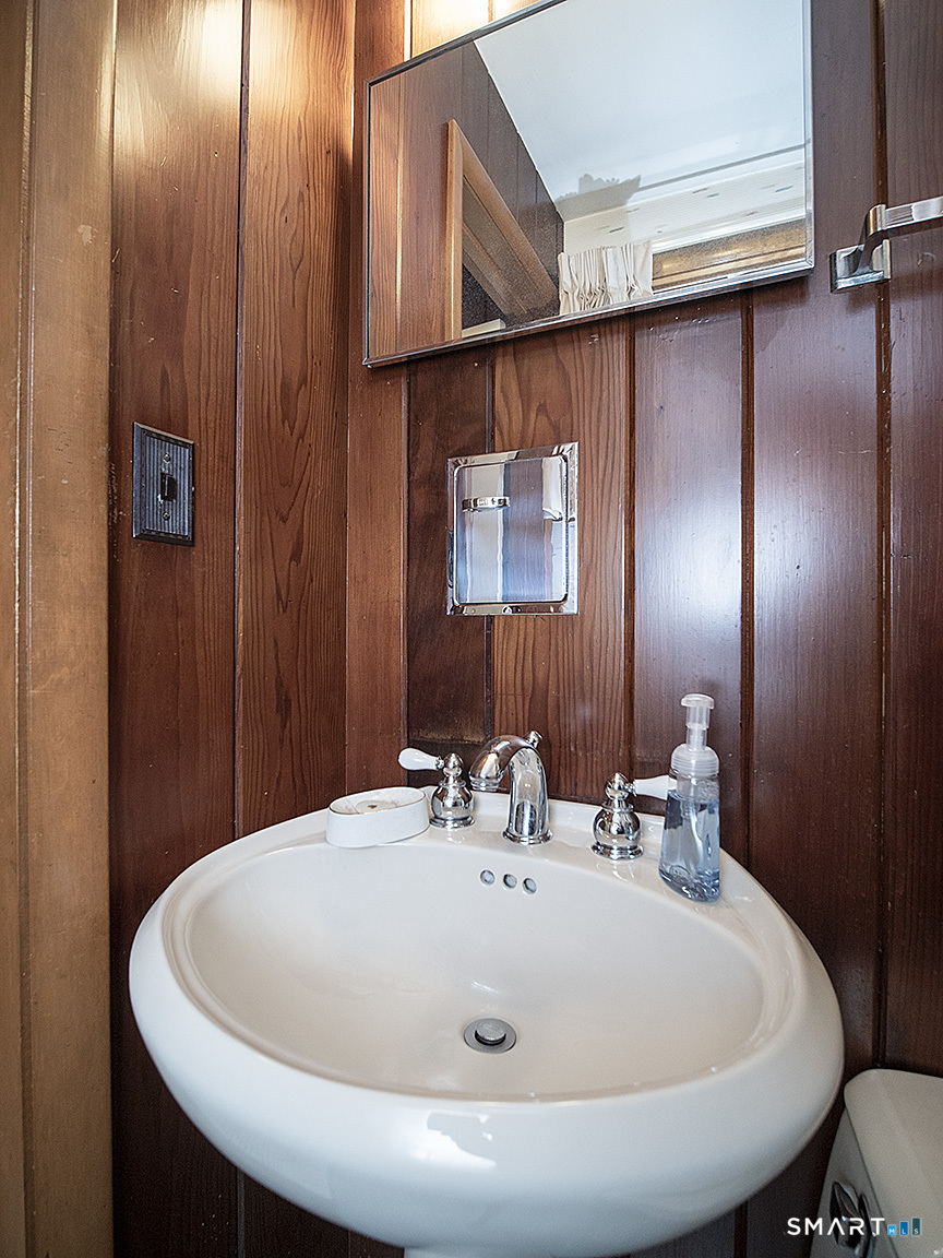 76 Gaylord Mountain Road Hamden, CT 06518 - Photo 31 of 40 Gallery Image 31