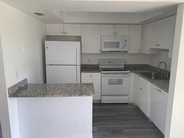 $1,950 | 4688 Oak Terrace Drive, Greenacres, FL 33463