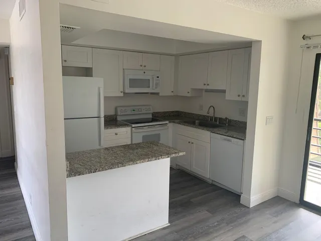 $1,950 | 4688 Oak Terrace Drive, Greenacres, FL 33463