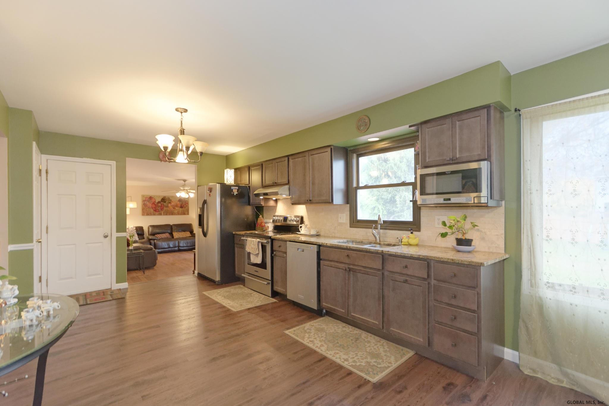 11 Rafaillo Drive Colonie, NY 12110 - Photo 13 of 45 Photo 13
