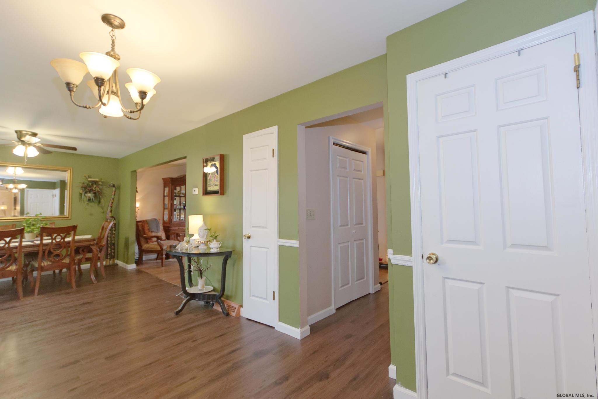 11 Rafaillo Drive Colonie, NY 12110 - Photo 16 of 45 Photo 16