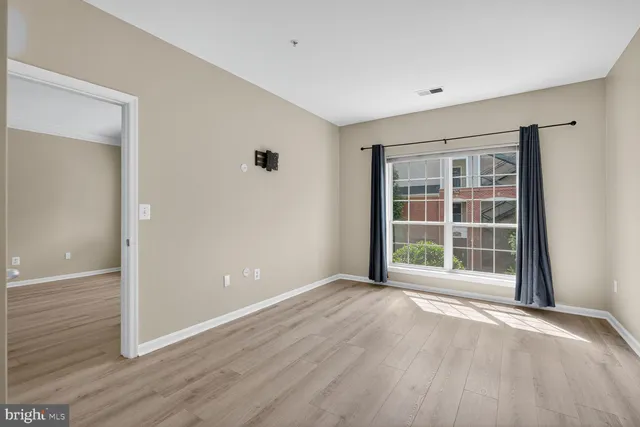 $2,350 | 4850 Eisenhower Avenue, Unit 202, Alexandria, VA 22304