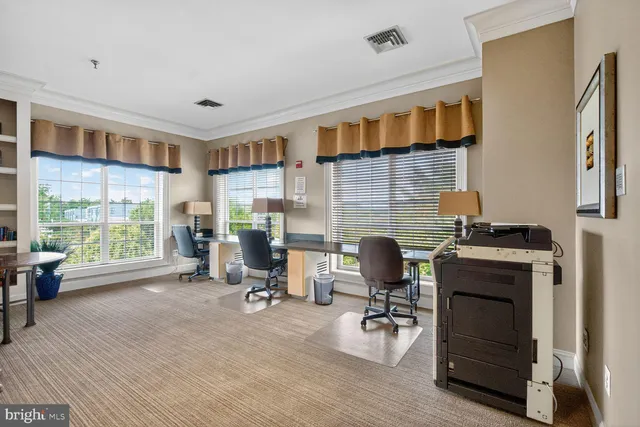 $2,350 | 4850 Eisenhower Avenue, Unit 202, Alexandria, VA 22304