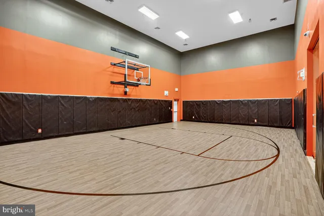 $2,350 | 4850 Eisenhower Avenue, Unit 202, Alexandria, VA 22304