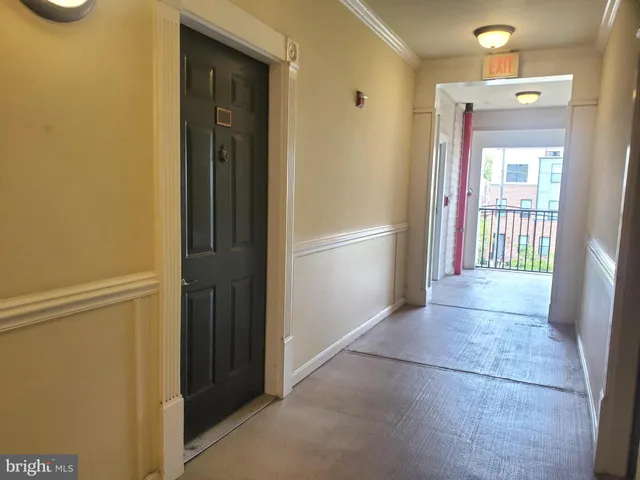 $2,350 | 4850 Eisenhower Avenue, Unit 202, Alexandria, VA 22304