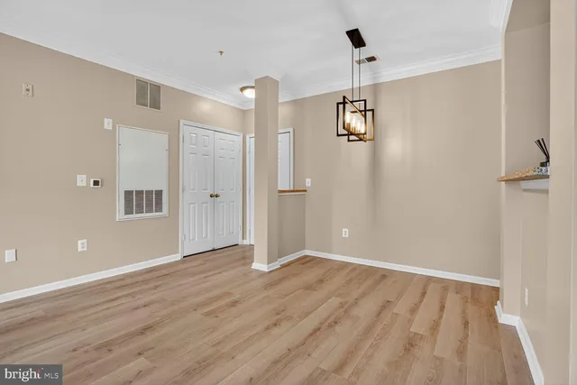 $2,350 | 4850 Eisenhower Avenue, Unit 202, Alexandria, VA 22304