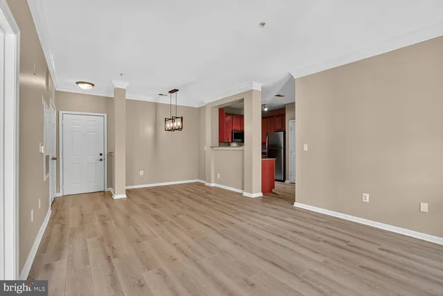 $2,350 | 4850 Eisenhower Avenue, Unit 202, Alexandria, VA 22304