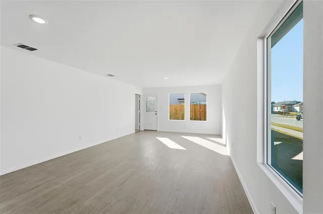 $1,575 | 3900 Pontchartrain Parkway, Sherman, TX 75090