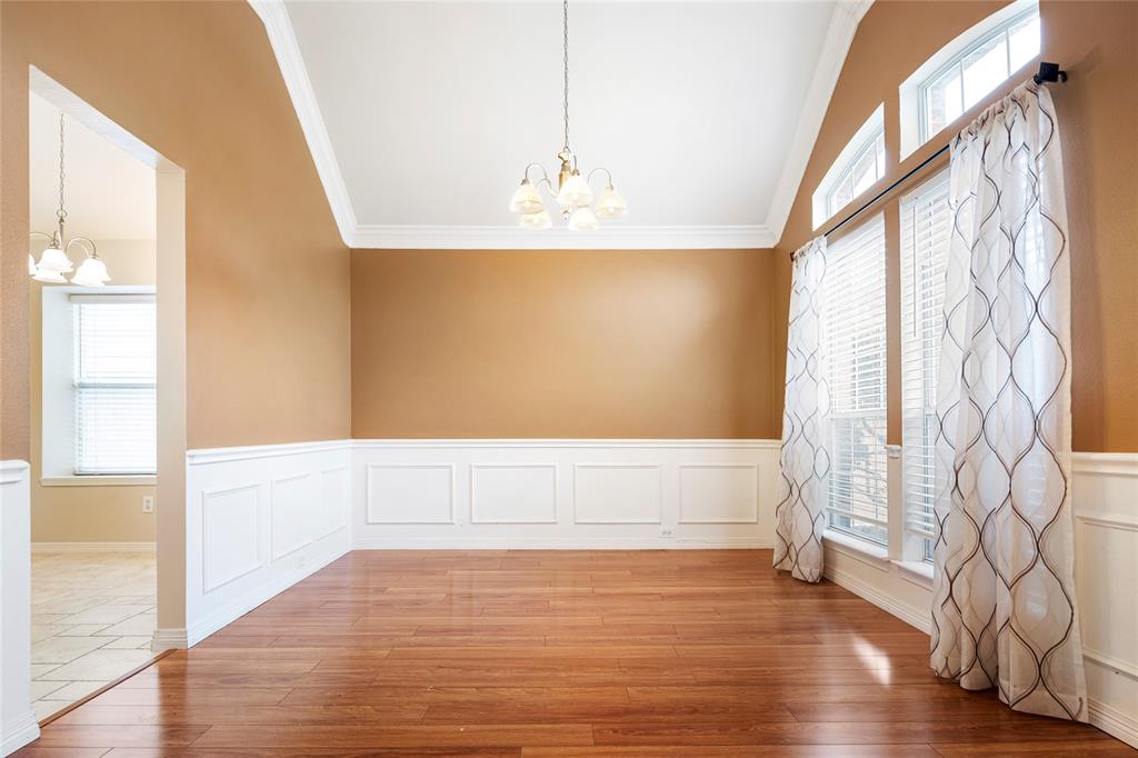 465 Ridge Meade Drive Lewisville, TX 75067 - Photo 5 of 38